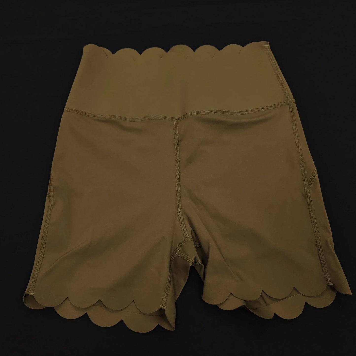 High Waist Scallop Edge Short
